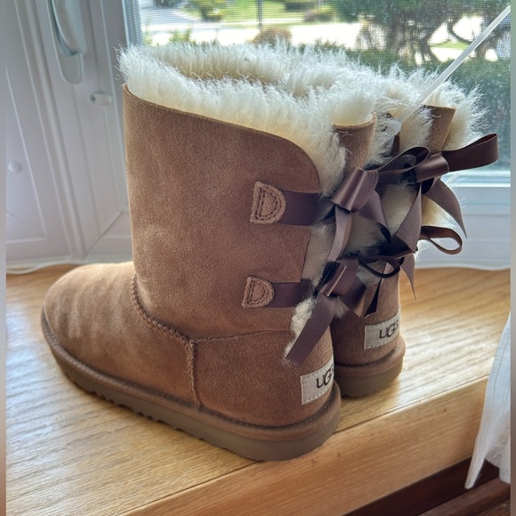 UGG SHOES| BAILEY BOW UGGS|COLOR TAN: SIZE 5 - Picture 6 of 16